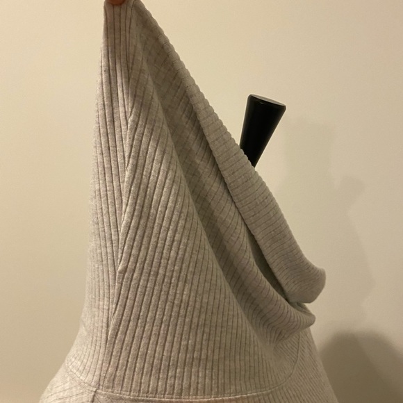 NWT Velvet by Graham and Spencer Medium Gray Cowl Neck Ribbed Sweater - Picture 8 of 14